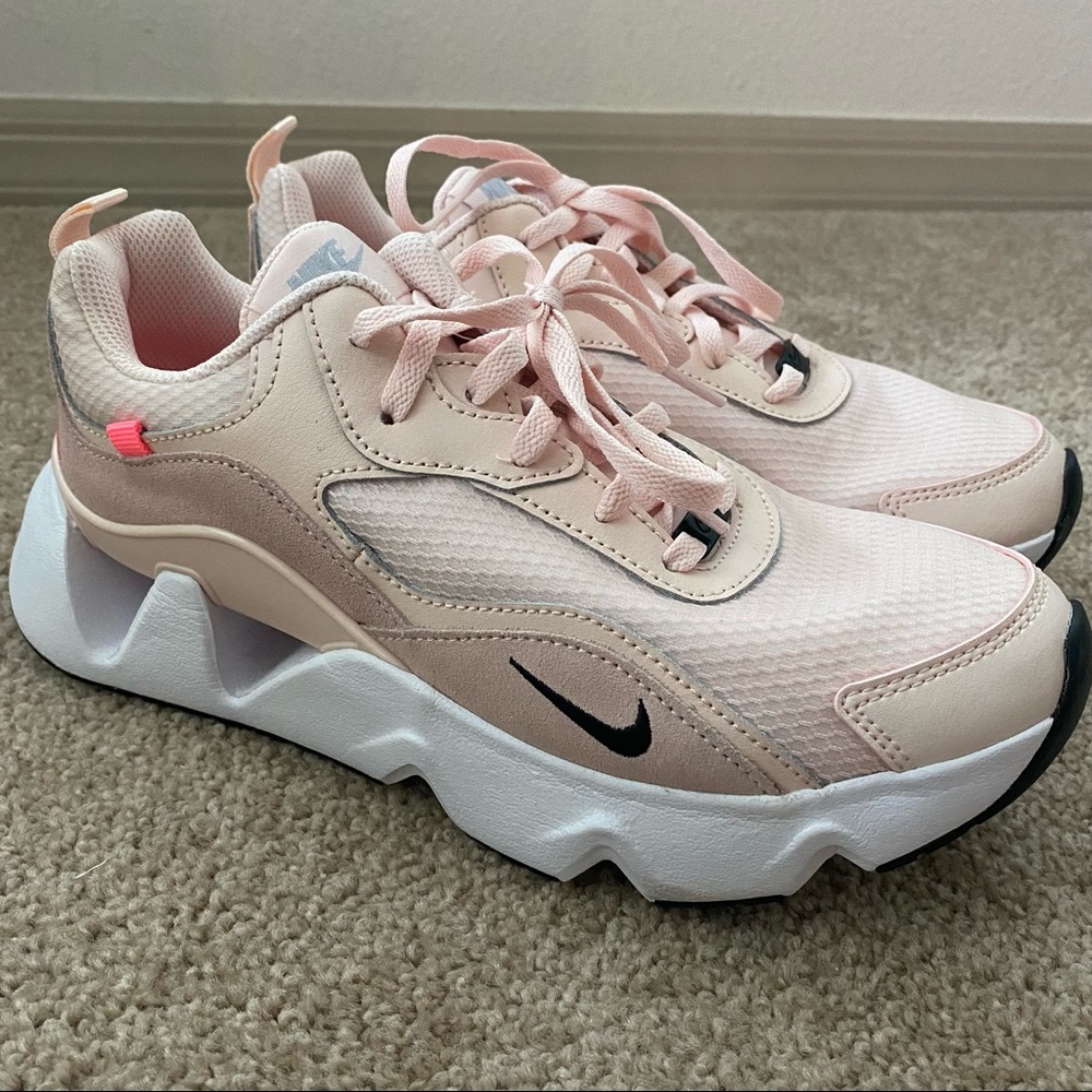 Nike Women's Pink Sneakers